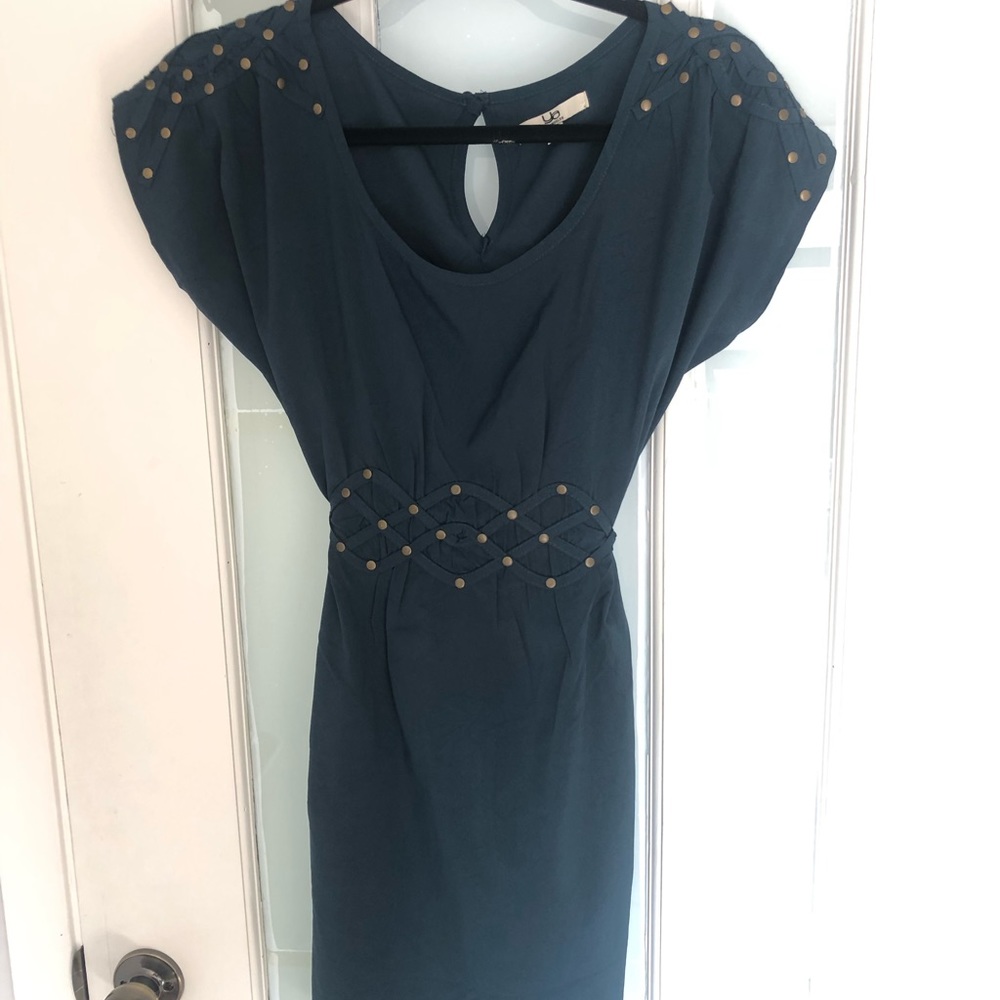 Green short sleeve dress